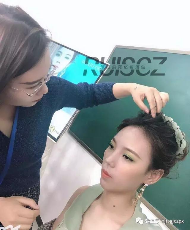 今日开课 | 春夏概念妆，玩转色彩美学